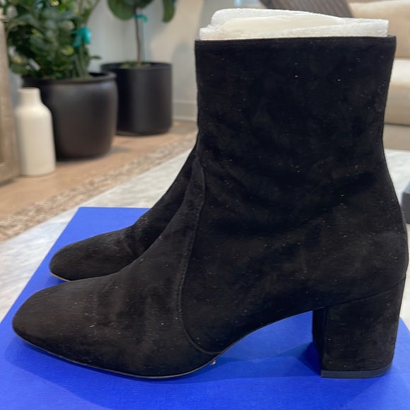 Stuart Weitzman Nirvana suede booties with zipper in size 6 - Picture 3 of 8